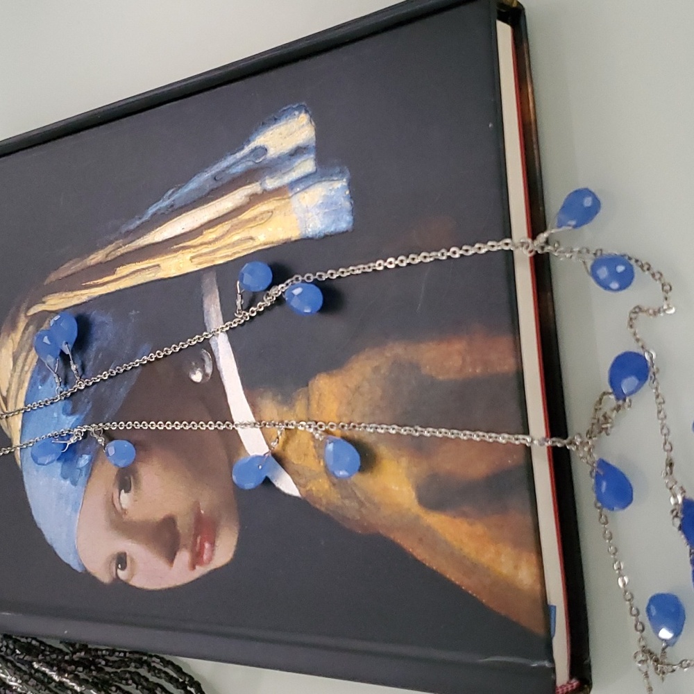 Museum piece ceylon blue tear drop stones on a silver 32 inch necklace